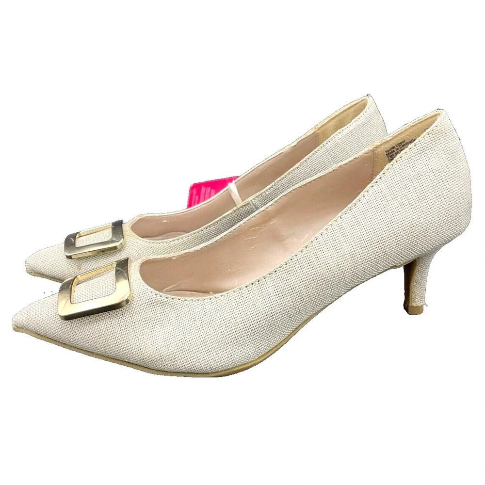 NWT -DEXFLEX Comfort Pumps Heels Textile Upper Gold Tone Metal Buckle Size 8 M